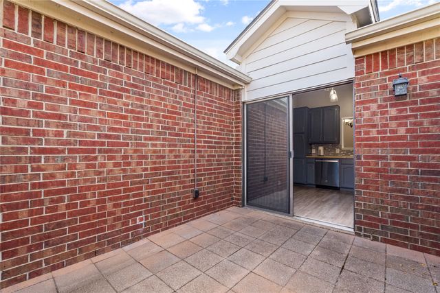 10705 Tall Oak Drive, Fort Worth, TX 76108