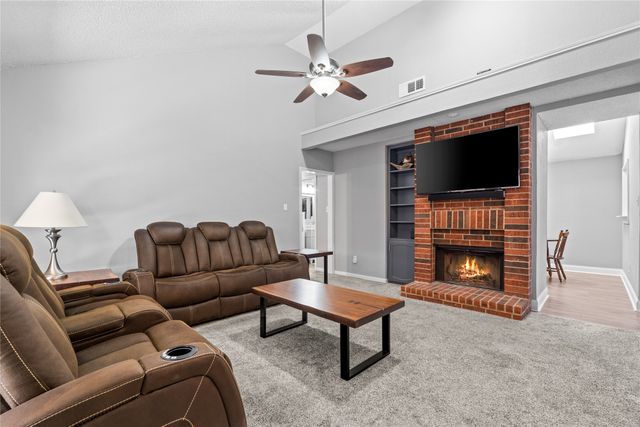 10705 Tall Oak Drive, Fort Worth, TX 76108