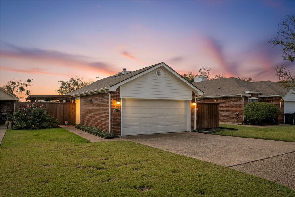 10705 Tall Oak Drive, Fort Worth, TX 76108
