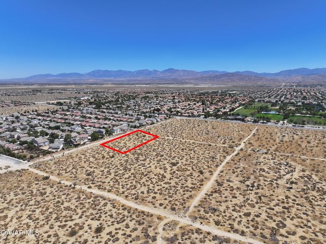 . Vic Avenue R 57th Ste Avenue, Palmdale, CA 93550