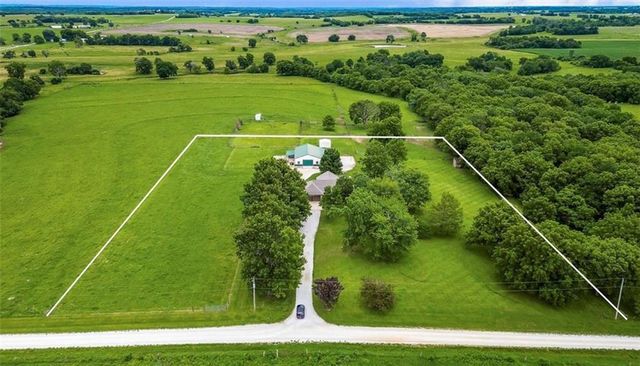33309 Taylor Road, Drexel, MO 64742