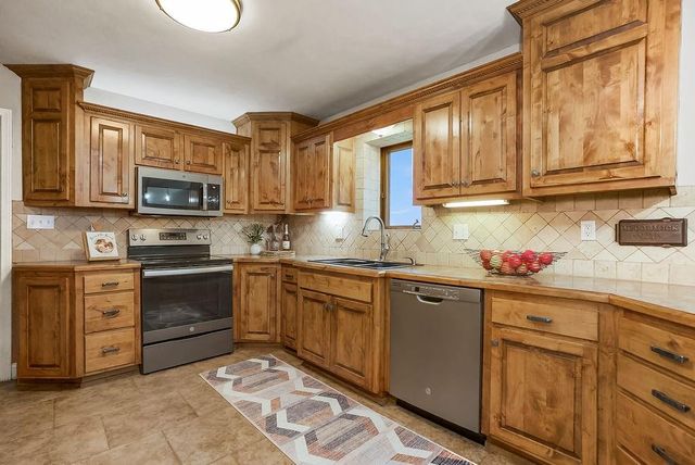 33309 Taylor Road, Drexel, MO 64742
