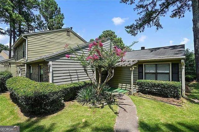 76 Sandalwood Circle, Lawrenceville, GA 30046