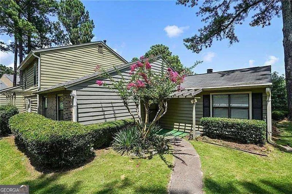 76 Sandalwood Circle, Lawrenceville, GA 30046
