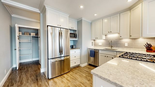 65 E India Row 24H, Boston, MA 02110