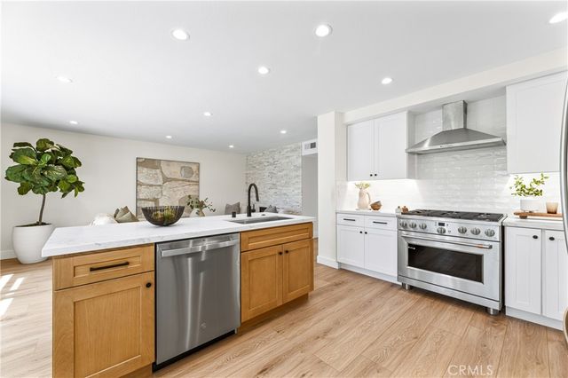 8 Del Rey 17, Irvine, CA 92612