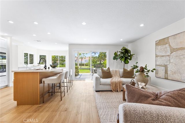 8 Del Rey 17, Irvine, CA 92612