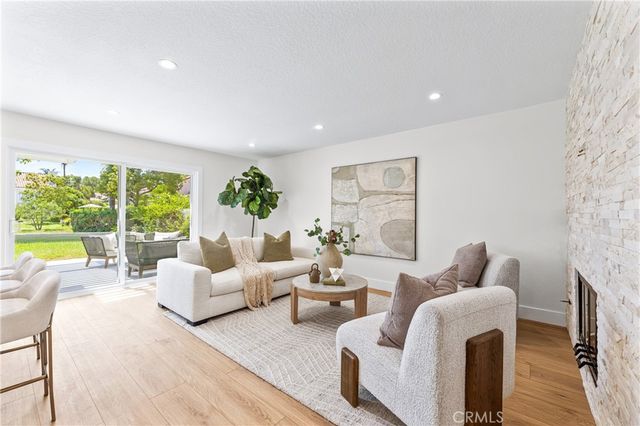 8 Del Rey 17, Irvine, CA 92612