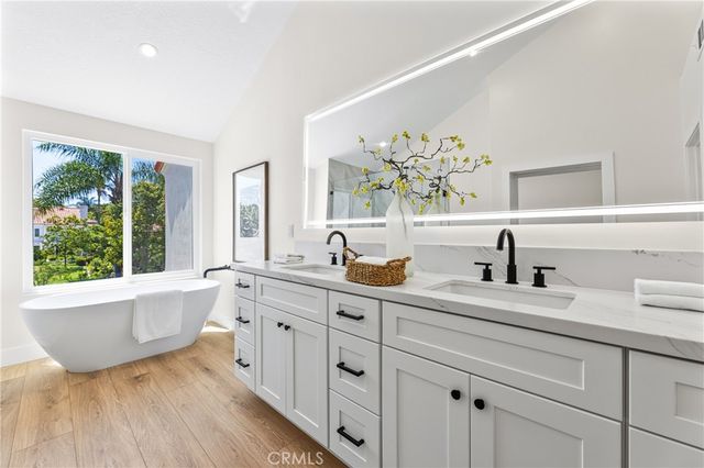 8 Del Rey 17, Irvine, CA 92612
