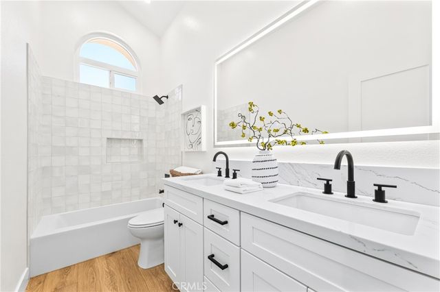 8 Del Rey 17, Irvine, CA 92612