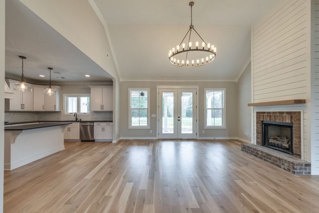 2 Hunter Bills Rd, Lewisburg, TN 37091