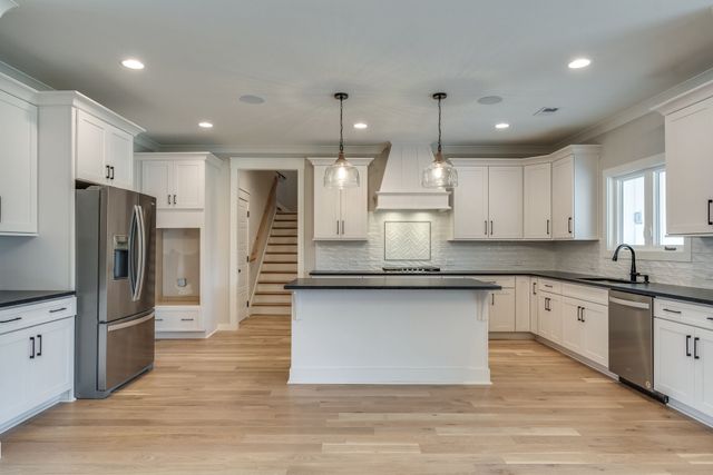 2 Hunter Bills Rd, Lewisburg, TN 37091