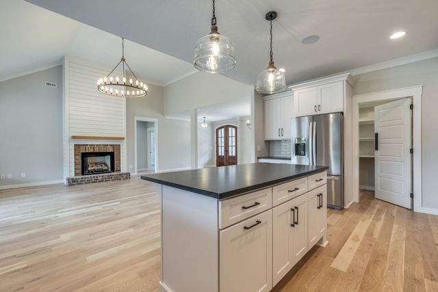 2 Hunter Bills Rd, Lewisburg, TN 37091