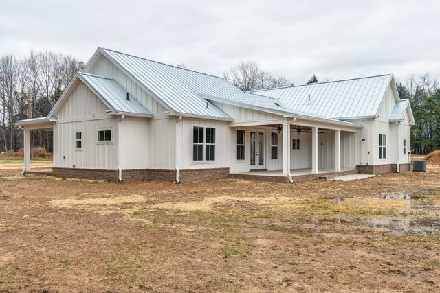 2 Hunter Bills Rd, Lewisburg, TN 37091