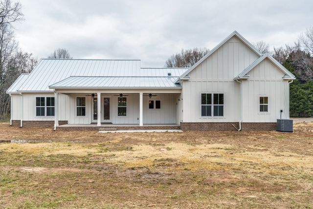 2 Hunter Bills Rd, Lewisburg, TN 37091