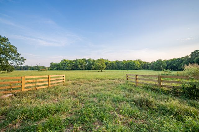 2 Hunter Bills Rd, Lewisburg, TN 37091