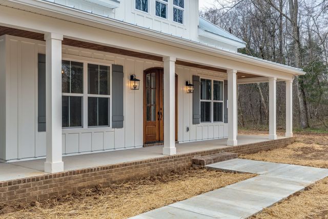 2 Hunter Bills Rd, Lewisburg, TN 37091