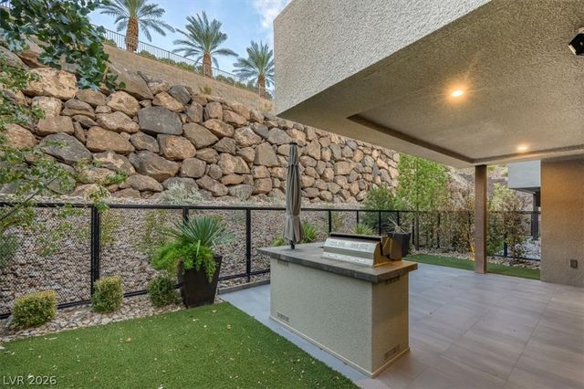 5 Promenade Isle Lane, Henderson, NV 89011