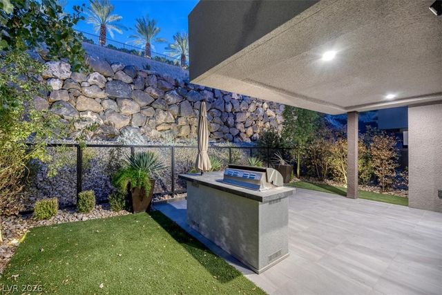 5 Promenade Isle Lane, Henderson, NV 89011
