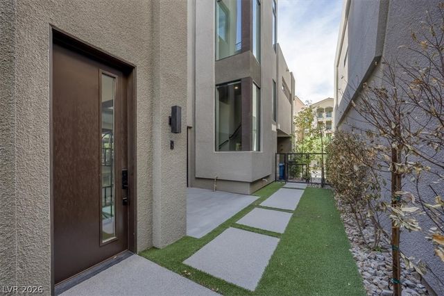 5 Promenade Isle Lane, Henderson, NV 89011