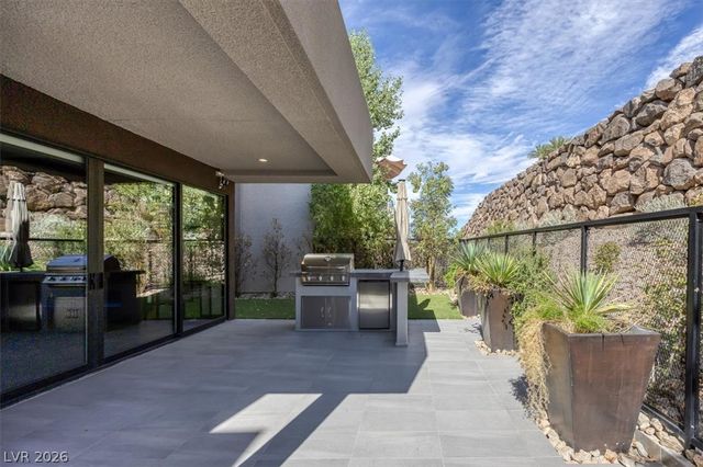 5 Promenade Isle Lane, Henderson, NV 89011