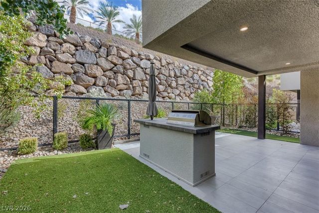 5 Promenade Isle Lane, Henderson, NV 89011