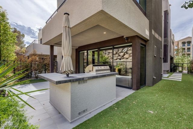5 Promenade Isle Lane, Henderson, NV 89011