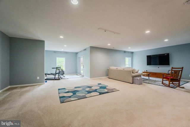 18120 RIDGEWOOD PL, Round Hill, VA 20141