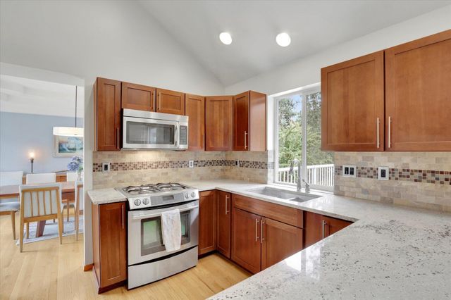 12006 N Guinevere Dr, Spokane, WA 99218