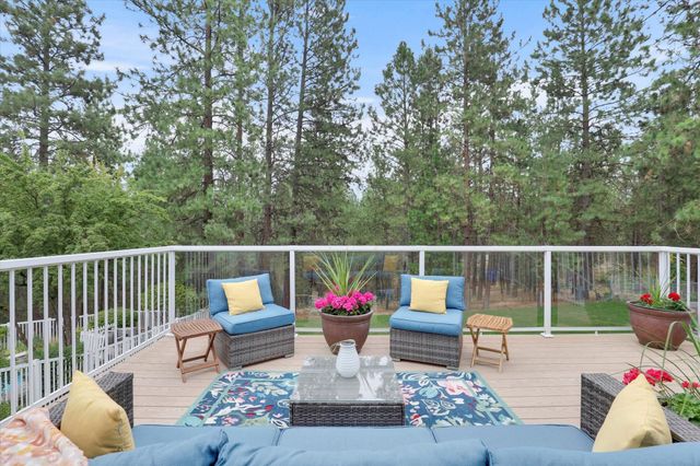 12006 N Guinevere Dr, Spokane, WA 99218