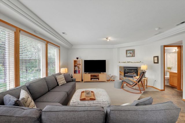 12006 N Guinevere Dr, Spokane, WA 99218