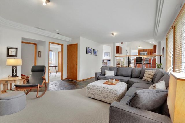 12006 N Guinevere Dr, Spokane, WA 99218