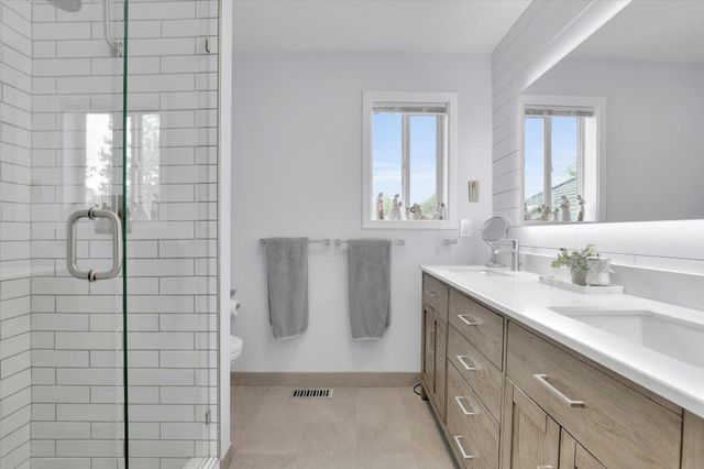 12006 N Guinevere Dr, Spokane, WA 99218