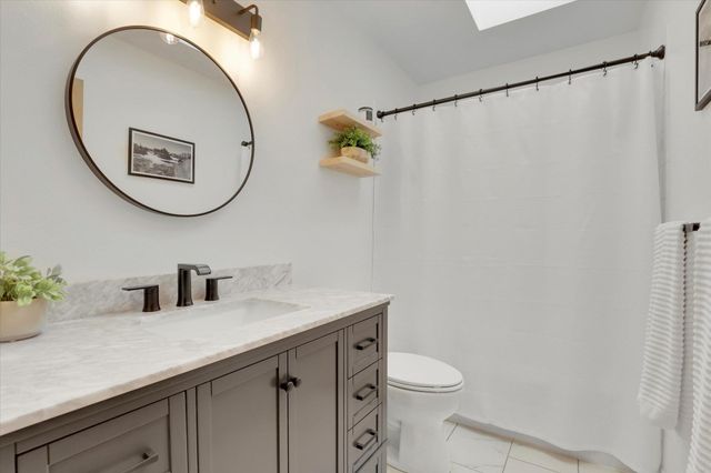 12006 N Guinevere Dr, Spokane, WA 99218