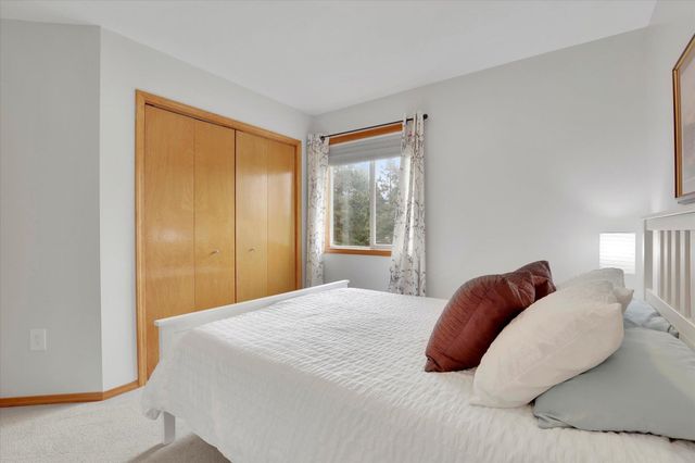 12006 N Guinevere Dr, Spokane, WA 99218