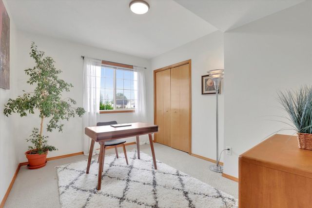 12006 N Guinevere Dr, Spokane, WA 99218