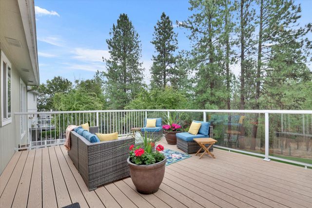 12006 N Guinevere Dr, Spokane, WA 99218