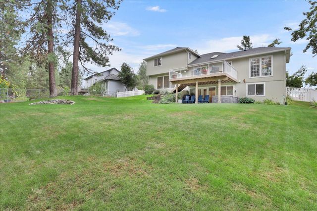 12006 N Guinevere Dr, Spokane, WA 99218