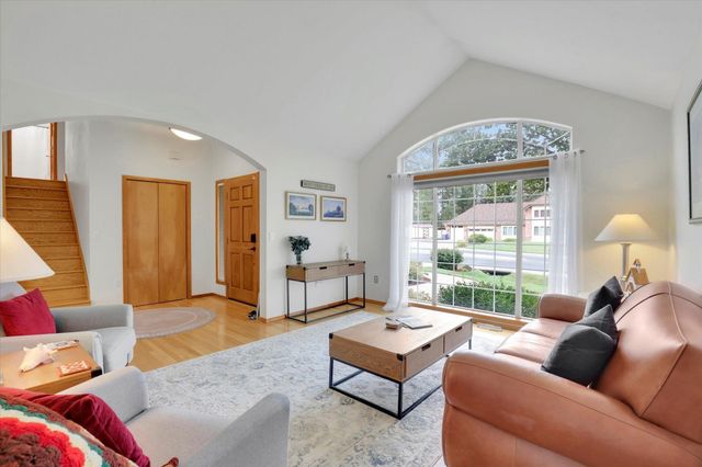 12006 N Guinevere Dr, Spokane, WA 99218