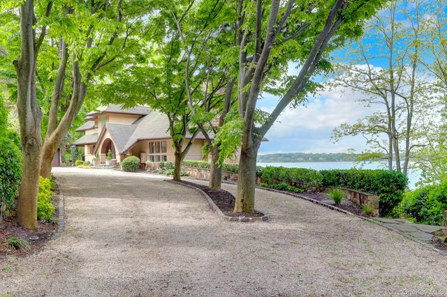 35 Sunview Drive, Glen Cove, NY 11542