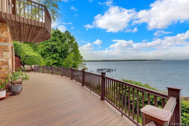 35 Sunview Drive, Glen Cove, NY 11542