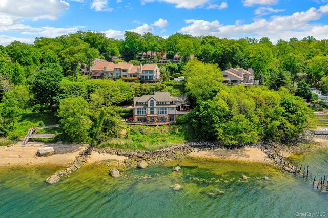35 Sunview Drive, Glen Cove, NY 11542