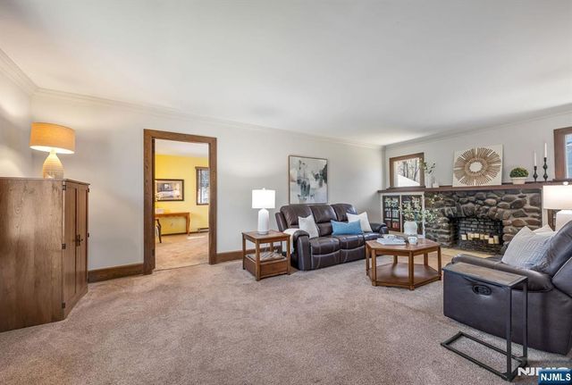 93 Carlton Avenue, Ho-ho-kus, NJ 07423