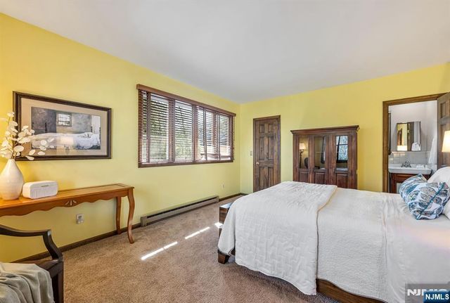 93 Carlton Avenue, Ho-ho-kus, NJ 07423