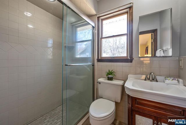 93 Carlton Avenue, Ho-ho-kus, NJ 07423