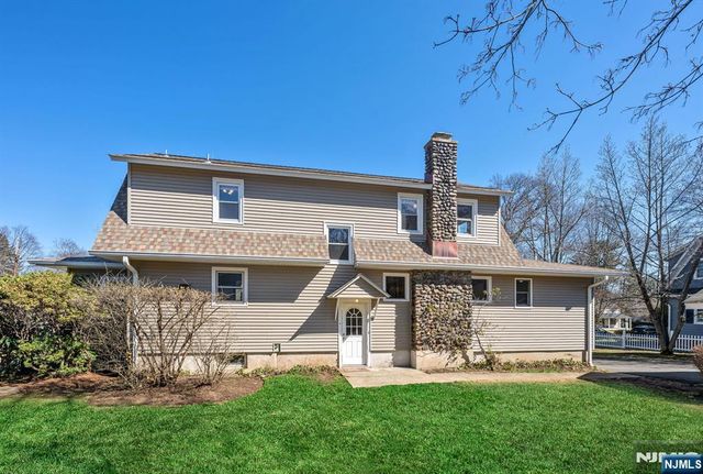 93 Carlton Avenue, Ho-ho-kus, NJ 07423