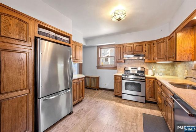 93 Carlton Avenue, Ho-ho-kus, NJ 07423