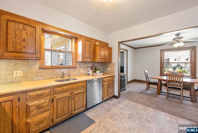 93 Carlton Avenue, Ho-ho-kus, NJ 07423