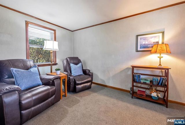 93 Carlton Avenue, Ho-ho-kus, NJ 07423