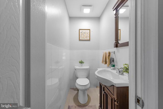 1007 STONEWOOD RD, Wilmington, DE 19810